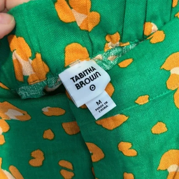 Tabitha Brown Linen Shorts NWT M - Picture 2 of 3